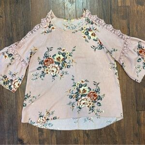 Gimmicks by BKE Cold Shoulder Top Floral Lace Sleeve Top